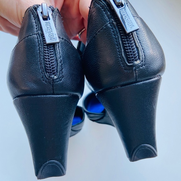 Kenneth Cole Women's Wedge - Picture 3 of 5